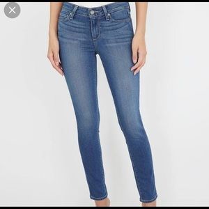 Paige Verdugo Crop with Knee Hole SZ 28